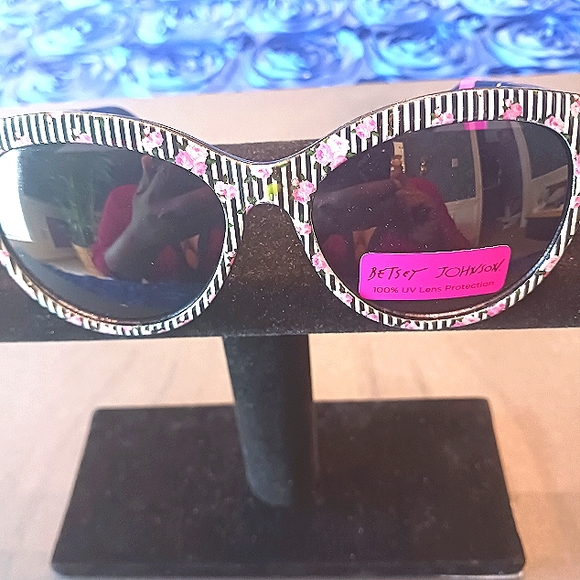 NWT Betsey Johnson Cat Eye Unique Pink Floral/Black Striped Sunglasses - Picture 2 of 13